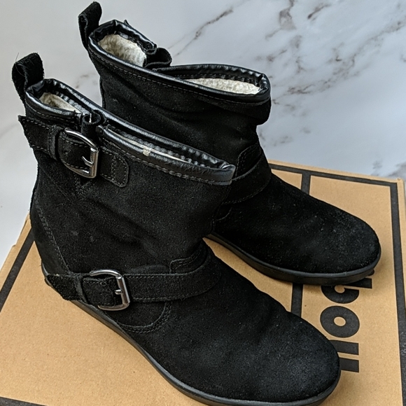 hibou Krysil Hidden Wedge Booties - Picture 6 of 11